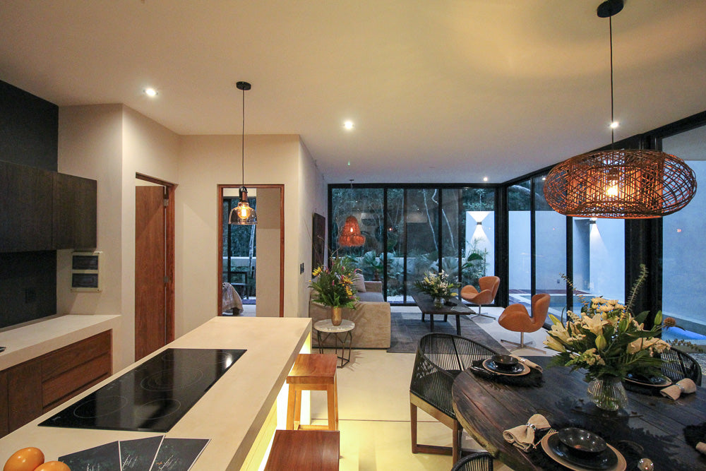 Luxury Condominium Bathed in Comfort and Style.